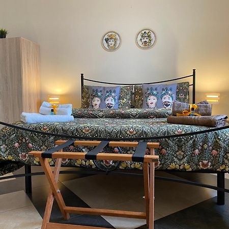 B & B Jasmine Santa Teresa Di Riva Eksteriør bilde