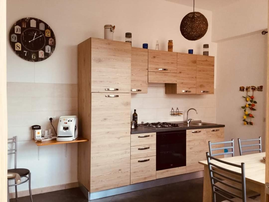 B & B Jasmine Santa Teresa Di Riva Eksteriør bilde
