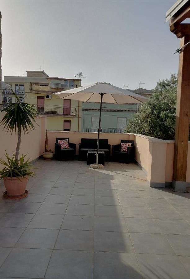 B & B Jasmine Santa Teresa Di Riva Eksteriør bilde