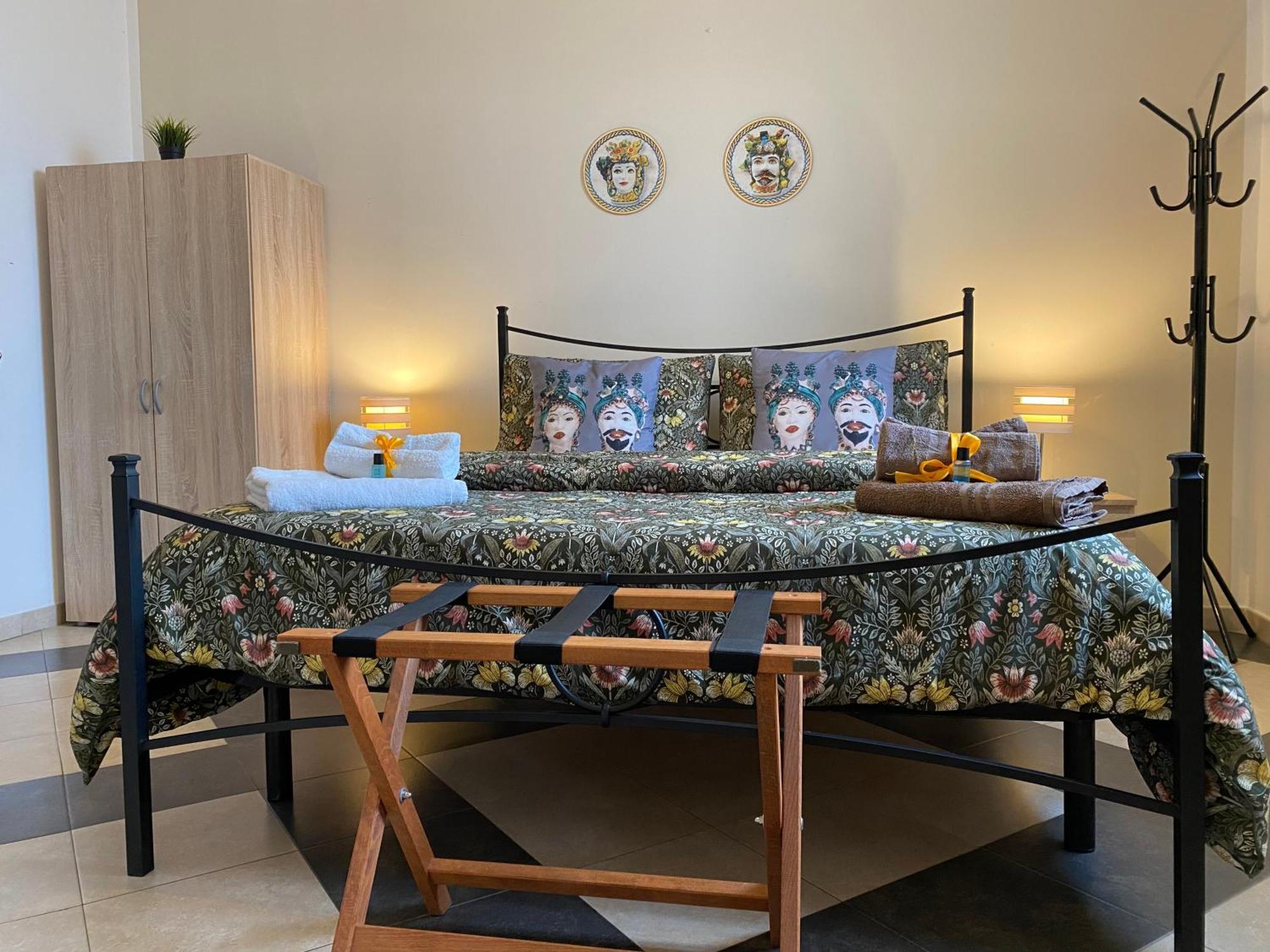 B & B Jasmine Santa Teresa Di Riva Eksteriør bilde